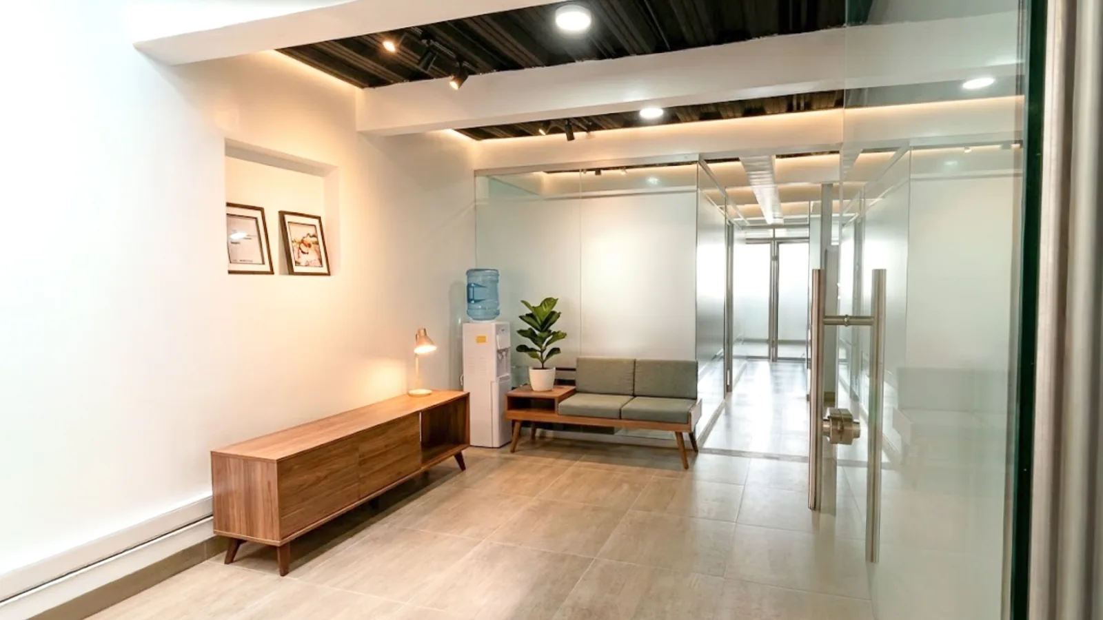 Área de Café y Consultorios — Sede Bogotá Normandía (Fotografía 4 de 6)